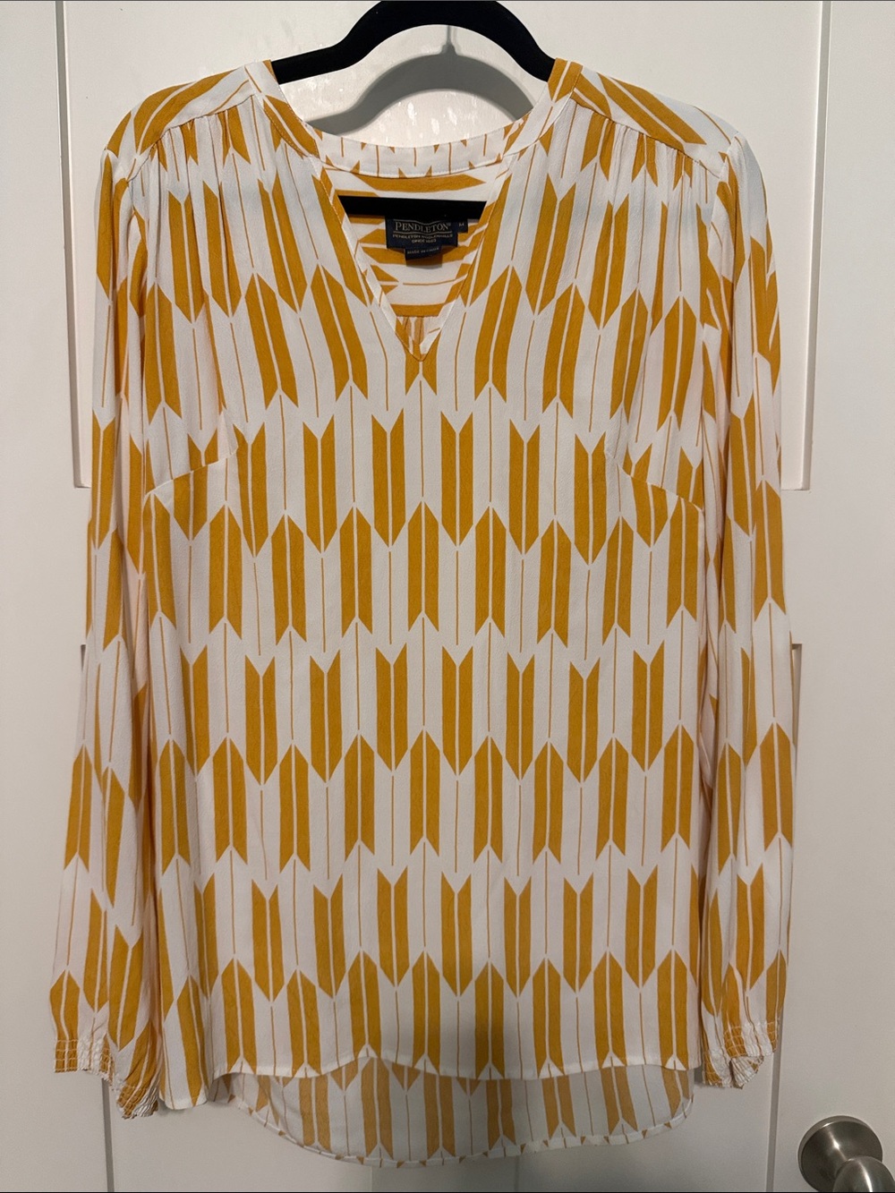 Pendleton Terra White and Mustard Geometric Lightweight V-Neck Blouse size M
